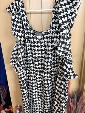 Dots Black and White Houndstooth Ruffle Dress in 3x